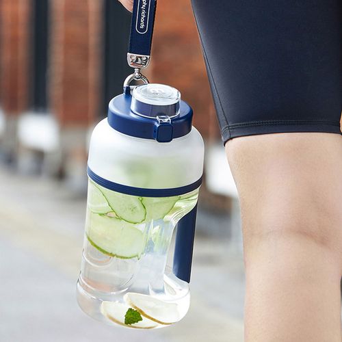 USB Mini Portable Juicer Cup, Rechargeable Fresh Juice Maker for Fruits and Vegetables, also a Kitchen Blender and Large - capacity Drinking Bottle