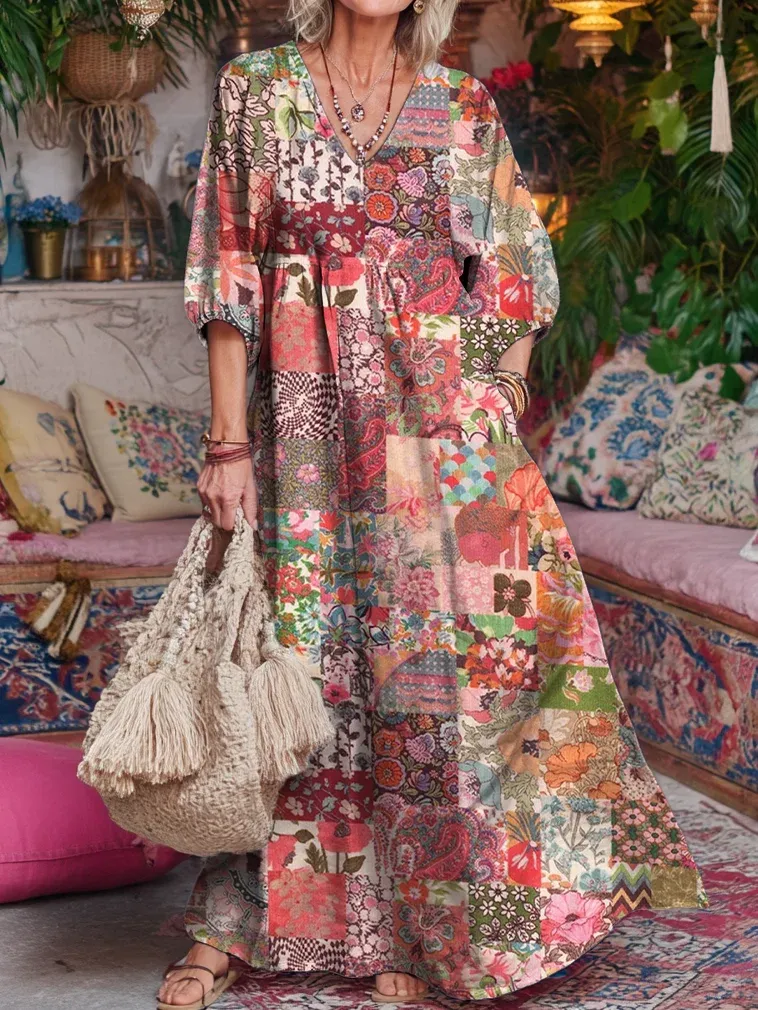 Sukienka z nadrukiem z dekoltem w szpic