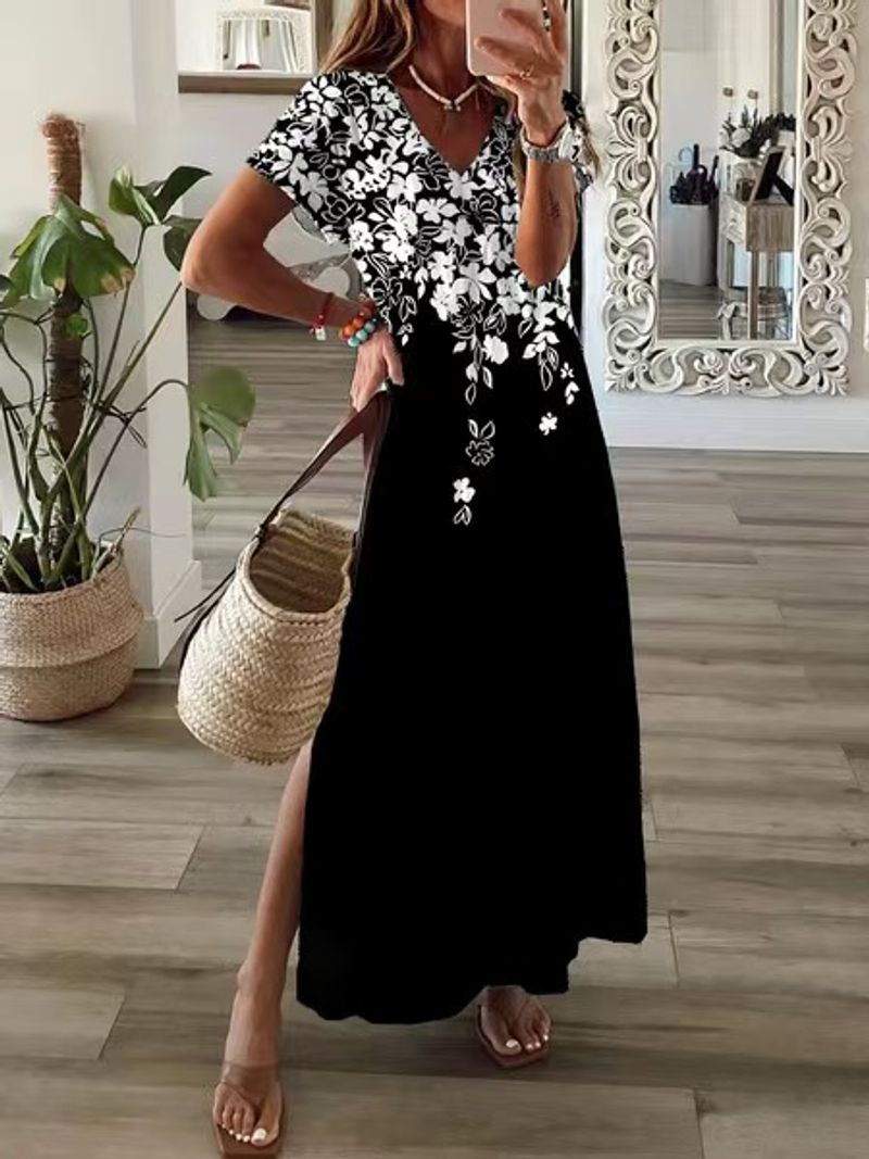 Sukienka z nadrukiem z dekoltem w szpic