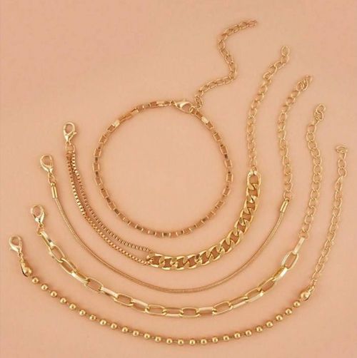 Stylish and exquisite stackable Cuban chain bracelet set, fashionable accessories, women's gifts, and fine jewelry.