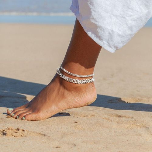 Romantic and exquisite new multi-layered anklet, Cuban chain style, fashionable and unique jewelry.
