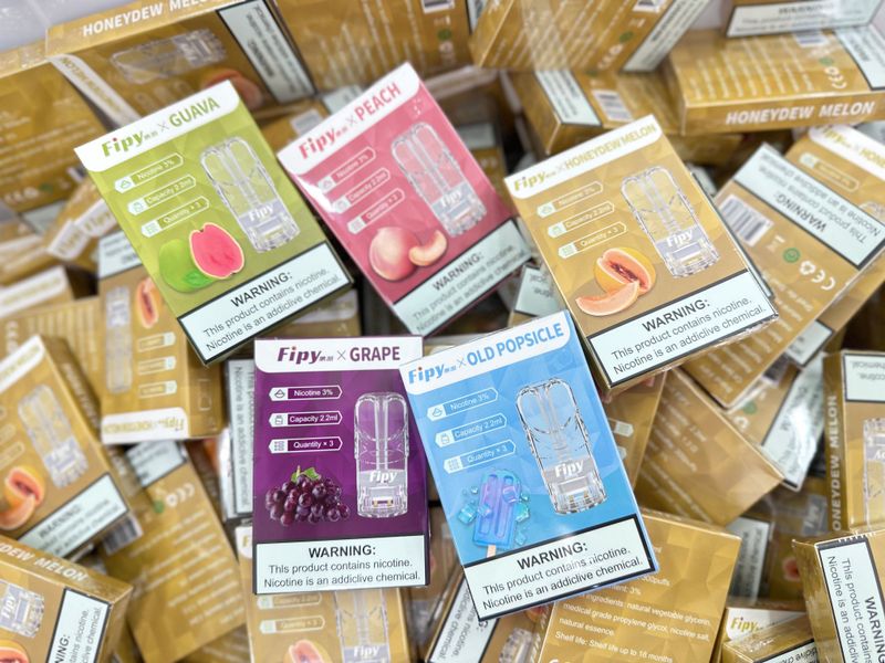 限時活動- FIPY果派 果派一代煙彈 買3盒送1盒隨機口味 買6盒送一隻fipy普通主機 飞行员