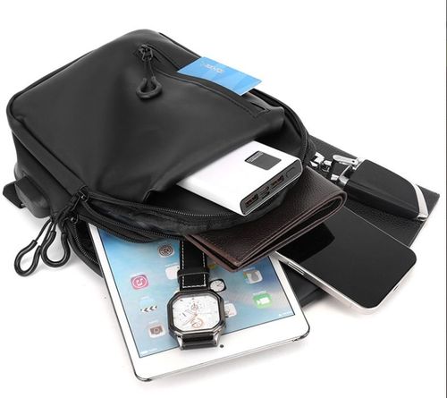 Mochila de peito masculina 2025 nova à prova de água, resistente ao desgaste, mochila pequena de ombro, casual, elegante, desportiva e moderna