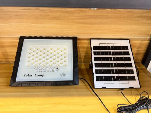 IP67 waterproof 40W solar floodlight with remote control
