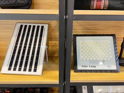 IP67 waterproof 60W solar floodlight with remote control