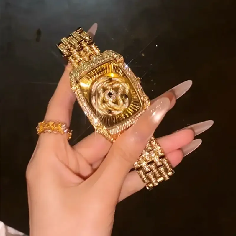 🔥zzp-CEPIN🔥-Luxury Diamond Gold Watch for Women Gold Square Dial with Diamond-Encrusted Rotating Four-Leaf Clover Star Design.