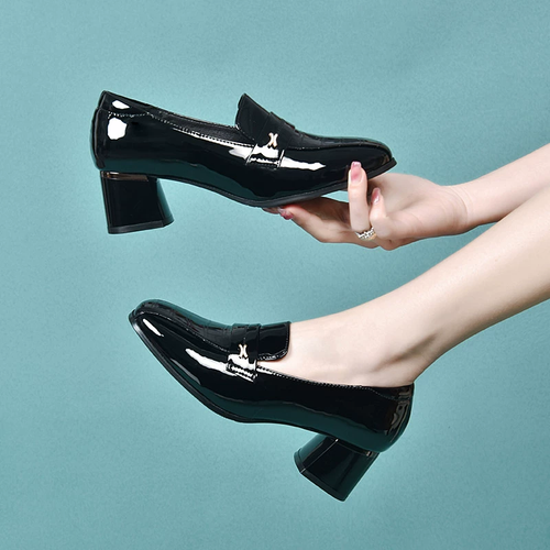 Stylish and versatile chunky heeled loafers