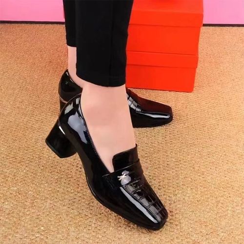 Stylish and versatile chunky heeled loafers