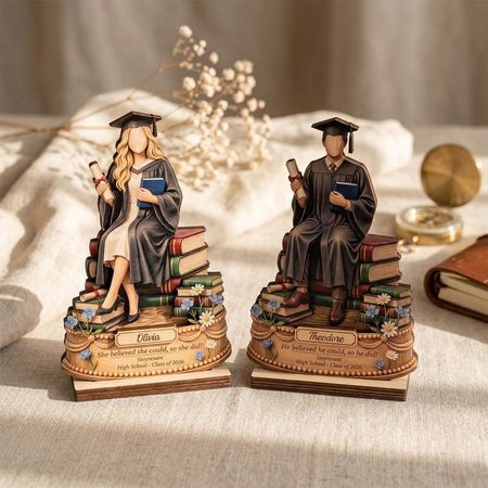 Tablero de fotos de graduación de madera hecho a medida, un recuerdo de graduación para la promoción de 2026.