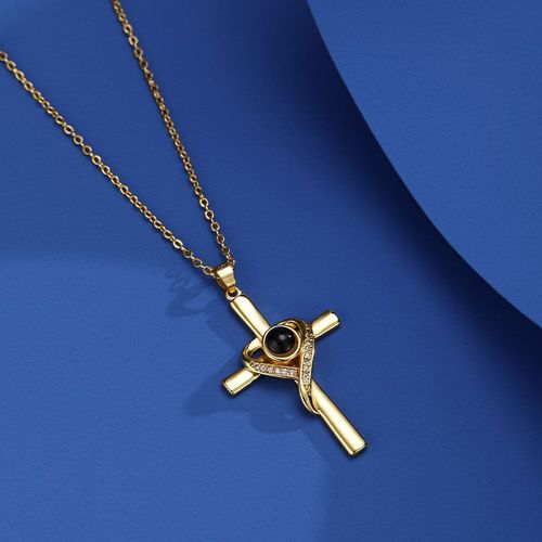 Creative Heart-shaped Projection Cross Necklace with Bible Passage Elements, Made of Pure Copper with Electroplating Craft, Light Luxury Style, Fashionable and Versatile, Colors Shipped Randomly