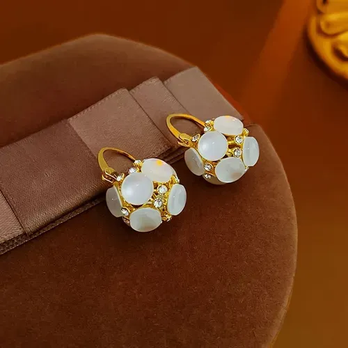 Cat's Eye Flower Basket Huggie Earrings | Light Luxury Elegance