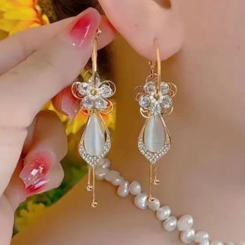 Crystal Rhinestone Diamond Sweet Tassel Flower Ear Jewelry Cat Eye Stone Pendant Earrings