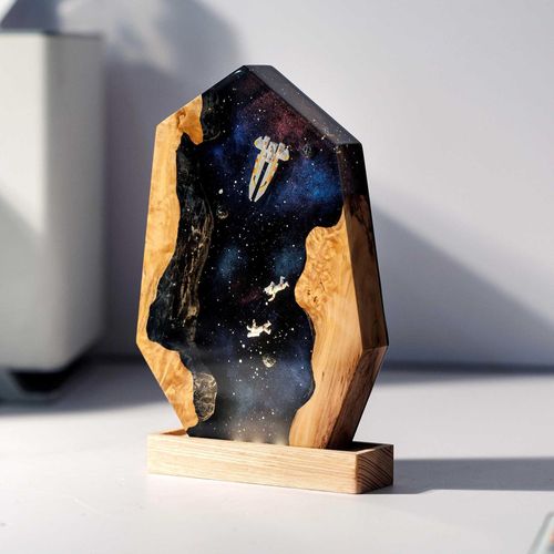 Astronaut Decor Resin Lamp - Space Theme Lighting Solution