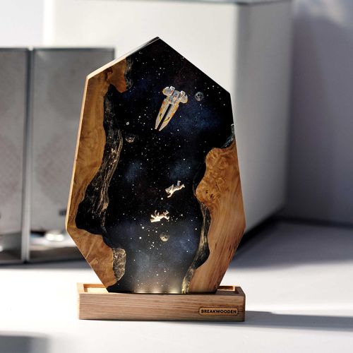 Astronaut Decor Resin Lamp - Space Theme Lighting Solution