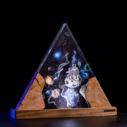 Astronaut couple Astronaut Space Resin Lamp - Handcrafted Decorative Light