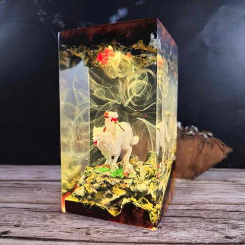 Fantasy mount  Ice Wolf & Arctic Fox Monster Resin Art Lamp - Nature-Inspired LED Lighting