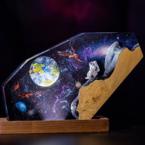 Astronaut Space Resin Lamp - Handcrafted Decorative Light