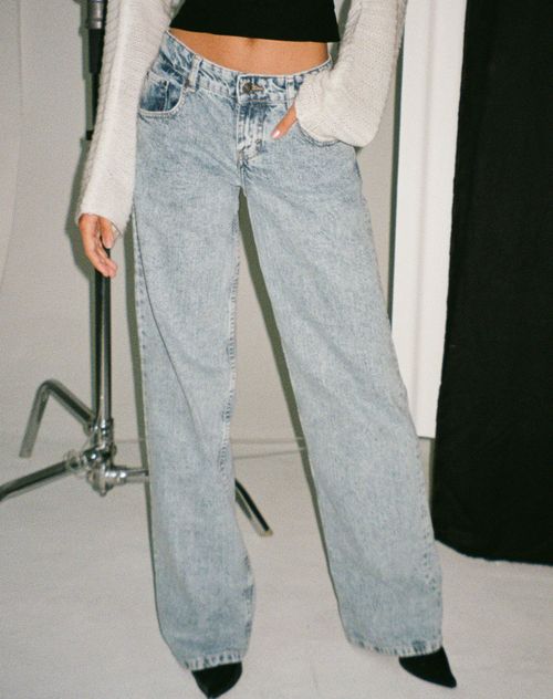 Low Rise Parallel Jeans in 80s Light Blue Wash