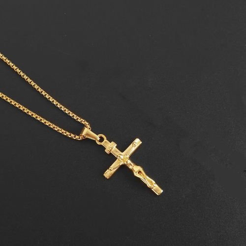 Retro Gothic three-dimensional cross metal collar chain with detailed embossed pendant. The coating is anti-oxidant and does not fade easily. The adjustable O-shaped chain is lightweight and comfortable, suitable for commuting, streetwear, and retro outfits. It is versatile for both men and women. It looks great when worn alone or in combination. It is unique and not likely to clash with other styles. It is suitable for both daily wear and as a gift.