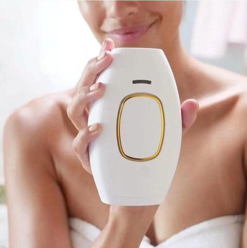 White Gold Hair Removal Device, pulse light to inhibit hair roots, 92% hair removed in 8 weeks: hair growth slows down in 1-2 weeks, hair volume decreases in 3-4 weeks, and there is almost no hair left after 8 weeks. The White Gold body is comfortable to hold, with gentle energy that is gentle on sensitive skin. You can enjoy full freedom of clothing throughout the year without worrying about showing skin.