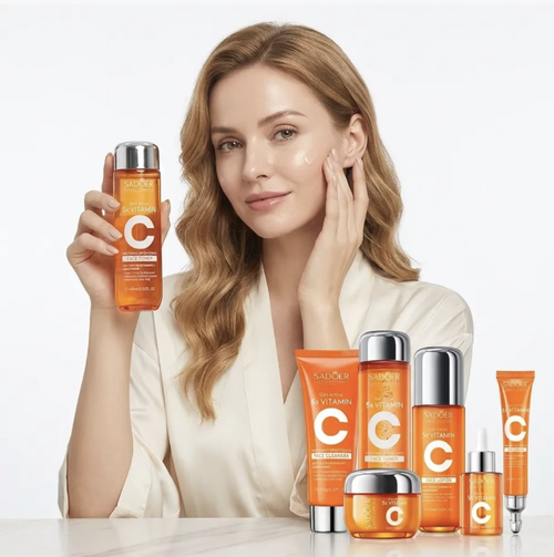 The Five-Dimensional C Brightening Skin Care Set includes six items: facial cleanser, water, essence, lotion, cream, and eye cream. It uses a highly active vitamin C formula to improve dullness, brighten the skin tone, and provide both moisturizing and repair benefits. The texture is refreshing and easily absorbed. The gift box is beautifully designed and suitable for both personal use and as a gift.