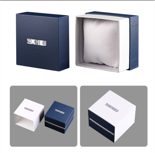 This SKMEI digital wristwatch gift box features a square-shaped case with a black and yellow color contrast that gives a retro look. It is 30 meters waterproof and suitable for daily use. The backlight and date display are practical. The soft-touch strap is comfortable. The gift box itself has a high-quality texture, adding a sense of ceremony when giving as a gift or keeping for oneself. It is a versatile companion for both fashion and functionality.