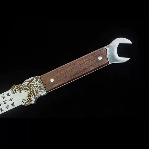 Multi-functional outdoor tactical knife. The blade is equipped with a wrench, a measuring ruler, and a window-breaking hook. The high-hardness blade is sharp and practical. The wooden handle and the dragon-head tip are beautifully crafted. It has both outdoor survival and vehicle emergency functions. It is a practical tool as well as a valuable collection item.