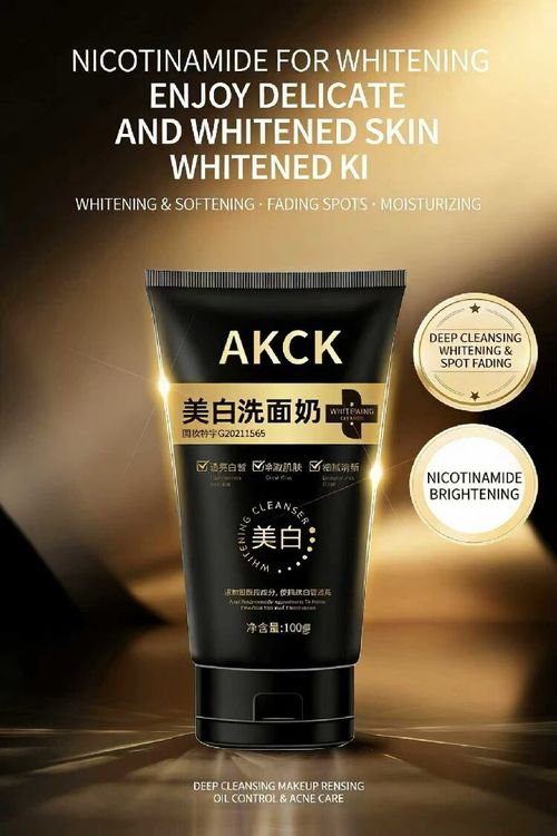 5 bottles of Nicotinamide Transparent Facial Cleanser Value Pack! The thick foam gently cleanses the pores and removes oil, with the core ingredient nicotinamide brightening and removing yellowish tones. After washing, it leaves the skin hydrated and not tight, suitable for both dry and oily skin types. It can be used for daily use, business trips, or sharing. It offers both cleansing and brightening effects, allowing you to easily achieve a clear and fair complexion!
