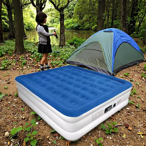 It is equipped with a built-in one-button pump. When inflated, it transforms into a soft sofa. When deflated, it can be stored compactly, saving space. The ergonomic air cushion combined with the thick plush surface is comfortable and does not irritate the waist. It is puncture-resistant, slip-resistant and durable. It is suitable for hosting guests, camping, and renting houses. It instantly transforms into a mattress, making life convenient and comfortable.