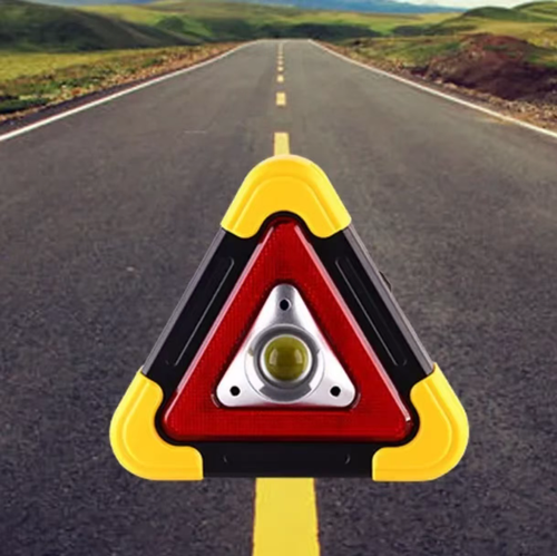 Solar tripod warning sign. It can be charged via solar power and USB. It has five warning light modes and can be clearly seen within a range of 500 meters. It combines the functions of a flashlight and a power bank. It can rotate 180 degrees and has shockproof and waterproof properties. It is a multi-functional safety emergency tool suitable for camping.