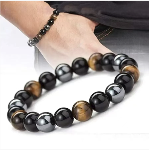 10mm three-color round bead bracelet, featuring imitation tiger eye stone combined with black chalcedony silver-gray polished beads. The beads are smooth and have a lustrous appearance. The elastic rope has a high elasticity and can fit most wrists, making it comfortable to wear without causing any pressure on the hand. It is a simple and neutral style, suitable for both work and casual wear. It is easy to maintain without fading and is suitable for both personal use and as a gift.