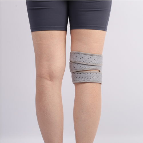 Order today and you'll receive 2 pairs of breathable knee support straps! 0.5mm ultra-thin breathable material, no sweating or constriction. The silicone pads precisely protect the patella, reduce wear and pain, and the adjustable Velcro is suitable for leg circumference, allowing for quick on and off. Perfect for sports support, stress relief in daily life, emergency situations, suitable for running, hiking and elderly daily use. The lightweight knee support is super convenient!