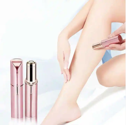The painless lipstick-style electric eyebrow trimmer brings the Japanese salon-level eyebrow shaping experience to your makeup bag, allowing even beginners to create their own advanced eyebrow shapes with their eyes closed.