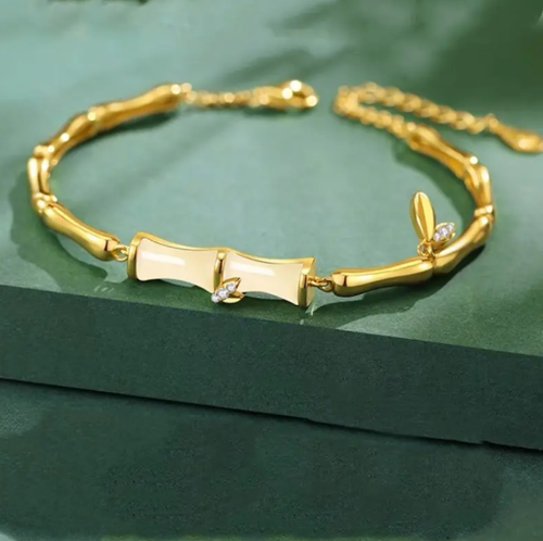 With You Cordovan Luxurious Bamboo Chain Bamboo charm meets luxury. The bamboo-shaped design is both elegant and eye-catching, exuding sophistication. It symbolizes continuous progress and lasting friendship. Order today and you can receive two chains. Give them to yourself or your best friend. Let every step be filled with grace. Hurry up and grab two sets of exquisite ones!