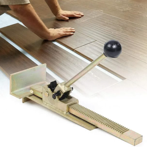 Portable wooden floor tensioner, made of thickened galvanized steel, with a gear-rack structure and a non-slip handle. It is used for tensioning the installation of solid wood boards and composite floors, adjusting the gap between the boards, and can also assist in the removal of old floors by pulling them back. It can be operated by one person. The base is stable, making it convenient for home decoration construction and floor renovation and repair. It is easy to store.