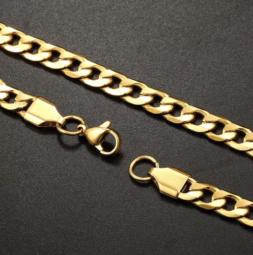 Men's 18K gold texture NK chain, with a classic Cuban chain design that is sleek and stylish. The electroplating process ensures color retention and long-lasting wear. The chain links are sturdy and unlikely to break. This necklace can be used as a bracelet as well, suitable for various fashion styles. It is a versatile must-have accessory for both daily and street looks. It is the key item for enhancing the texture of the design.