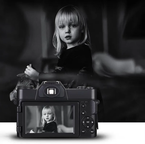 4K ultra-high-definition digital camera, with clear and detailed imaging. The large aperture makes the background of portrait shots appear more blurred, resulting in better photos. It comes with a built-in light source to adapt to low-light environments, making it portable and easy to operate. It is an entry-level photography tool for daily recording, travel photography, and Vlog creation, allowing you to easily capture high-quality photos.