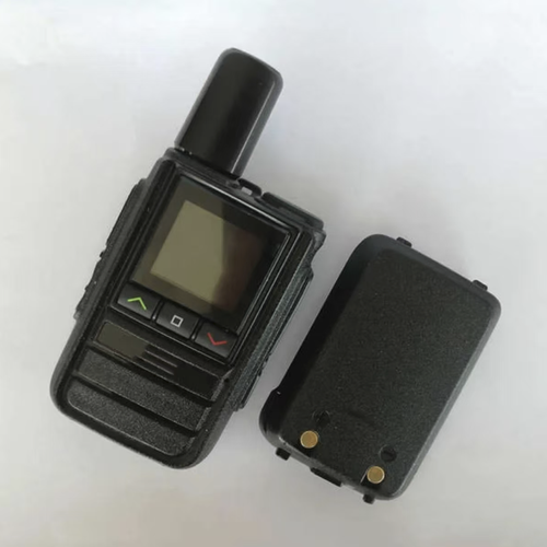 Place your order today and you will receive 2 global walkie-talkies - the Zello English version international edition. It supports multi-channel group calls and one-on-one calls. It can be powered on immediately and is compatible with overseas operators. The device is portable and durable, making it an ideal communication partner for cross-border teams and overseas businesses. Every communication becomes a bridge spanning mountains and seas.