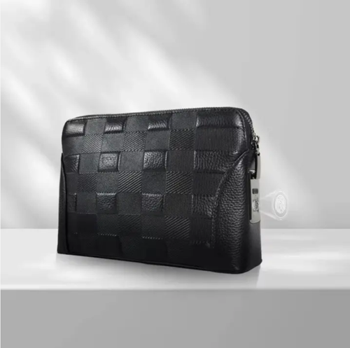 Fingerprint Unlock Intelligent anti-theft men's clutch bag. 1-second biometric unlock, only recognizes the owner. Charges once and can be used for 30 days. Water-resistant fabric is durable. Multiple compartments for storing phones, wallets, etc. Elastic wrist strap prevents detachment. Suitable for commuting, business trips, and daily outings. Safe, portable and extremely practical.