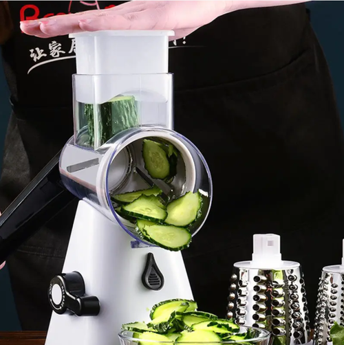 The three-in-one drum-type vegetable cutter comes with three knife heads for peeling, slicing and grinding. It can be used for three purposes with one device. The manual operation is effortless and safe. The stainless steel knife heads are durable and hygienic. It is an efficient tool for preparing dishes and making light meals in the kitchen.