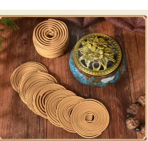 The natural osmanthus fragrance is pure and sweet, made by blending fresh osmanthus with natural spices without any chemical additives. The aroma is refreshing and lingering. The traditional craftsmanship ensures uniform burning and a light smoke volume, suitable for various scenarios at home and office. It is not only a relaxing and soothing fragrance but also an elegant and thoughtful gift choice, bringing poetic charm to your daily life during the autumn season.