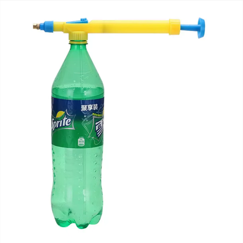 If you place an order today, we will send you a total of 5 portable watering and spraying simple and convenient sprayers. Just screw on the plastic bottle and it can instantly transform into a watering tool. The lever operation is smooth and effortless. It has two modes: water spraying and water jetting. It can be used for watering plants, cleaning vehicles and disinfection. It is very easy to operate with one hand and is extremely convenient.