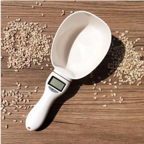 Order today and you will receive 2 professional and precise electronic kitchen baking measuring spoons. These spoons have extremely high sensitivity and can accurately display the weight. They can switch between different measurement units, such as grams, milliliters, cups, ounces, etc. They are suitable for powders, solids, liquids and baby food. The operation is simple and easy to master, eliminating the need for cumbersome steps, making kitchen weighing both accurate and worry-free.