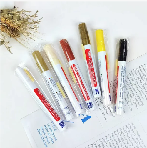 Order today and you will receive 8 fast-acting tile cleaning, mold prevention and waterproof sealant pens. There are 8 colors to choose from. Just one application can cover black mold spots and form a waterproof and mold-proof protective film. The operation is simple and no professional tools are required. It is suitable for all types of tiles and can cost-effectively renovate all the gaps in your home.