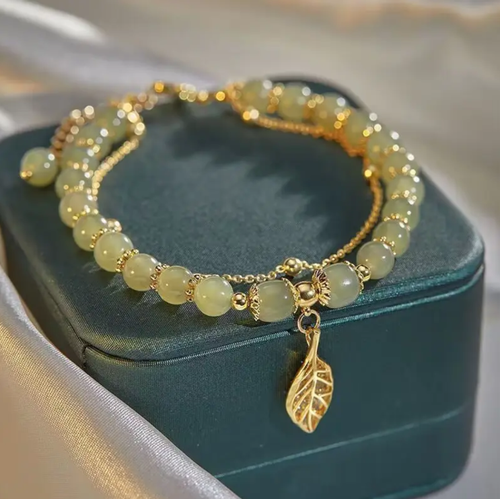 If you place an order today, you will receive 8 different styles of bracelets. A collection of various styles of elegant bracelets: simple chains, beaded styles, layered styles, covering all of them. Made of high-quality materials such as S925 silver and natural stones. Perfect for both work and casual occasions, suitable for personal use or as gifts - all are exquisite!