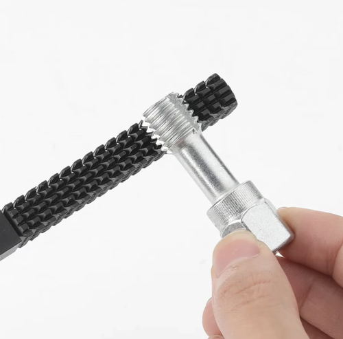 61-piece threaded repair kit set, used for repairing damaged slotted nuts and screws, including tap plates, sleeves and auxiliary wrenches. It is compatible with various specifications for auto repair and hardware maintenance. It is stored in a hard portable toolbox, with neatly arranged compartments for easy carrying. It can repair rusted and damaged threads, reducing the cost of replacing parts.