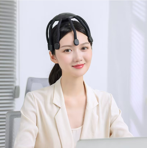 This octopus head massager is an excellent tool for loosening the scalp: The elastic octopus-shaped head wrap gently presses and kneads to relieve tension, making the scalp feel smooth, numb, and relieved of tension and soreness. It is portable and can be used in various situations such as at work, before sleep, or during commutes. It can also be used to massage the neck and shoulders, allowing you to relax at will.