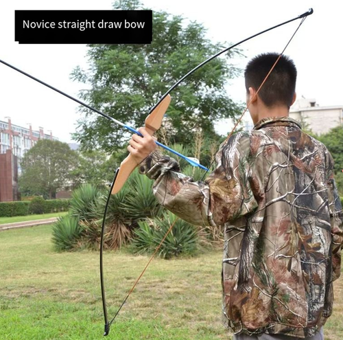 Oak-colored split recurve bow, with a 40-pound pulling force, featuring a high-toughness structure that provides stable rebound. The split design makes it portable and easy to assemble. The bow handle is treated with oil for a comfortable grip. It comes with water-drop-shaped plastic arrow feathers, enhancing arrow speed and stability. Suitable for both beginners and advanced users, it is an excellent choice for outdoor hunting and archery practice.