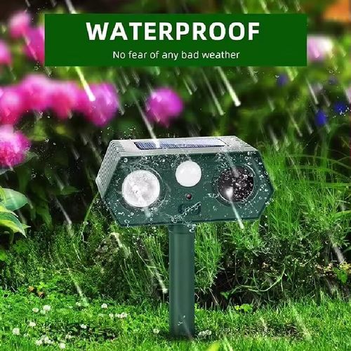 Solar-powered ultrasonic animal repellent lamp, IP65 waterproof, powered by solar energy with long battery life. Flashing bright light + ultrasonic dual-effect to repel animals such as dogs and deer, harmless to humans and animals. Intelligent sensing for energy saving. It is an environmentally friendly and effective helper for outdoor animal prevention.