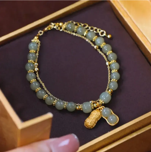 If you place an order today, you will receive 8 different styles of bracelets. A collection of various styles of elegant bracelets: simple chains, beaded styles, layered styles, covering all of them. Made of high-quality materials such as S925 silver and natural stones. Perfect for both work and casual occasions, suitable for personal use or as gifts - all are exquisite!